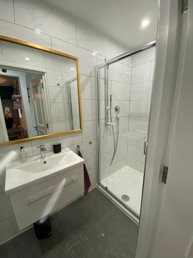 Stylish 1-Bed Studio Londra Exterior foto