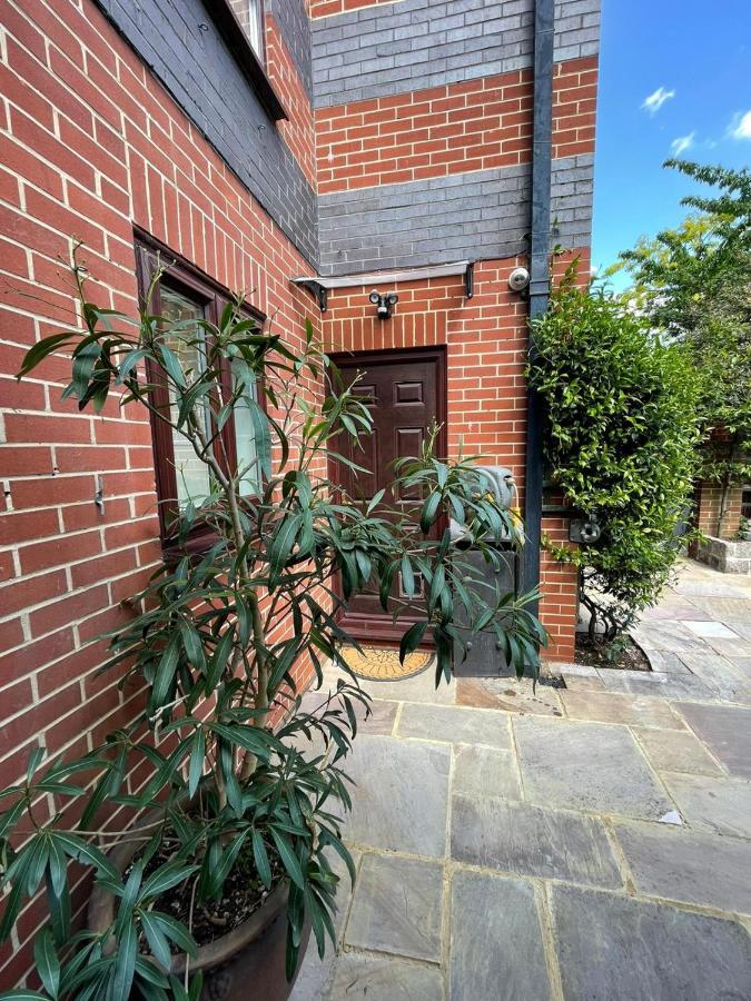 Stylish 1-Bed Studio Londra Exterior foto